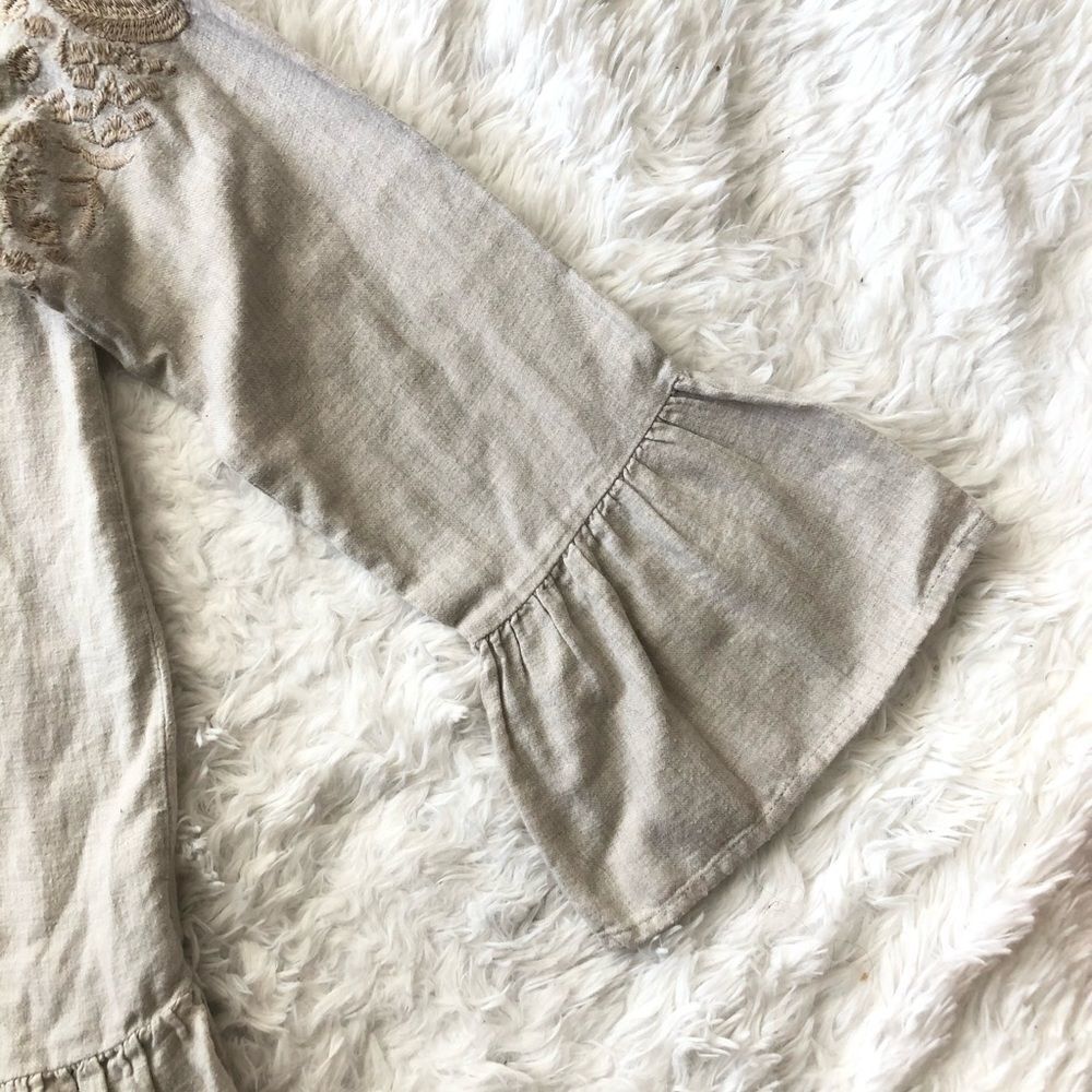 ZARA BASIC EMBROIDERED BEIGE TOP/ RUFFLED HEM sz M - Picture 4 of 10